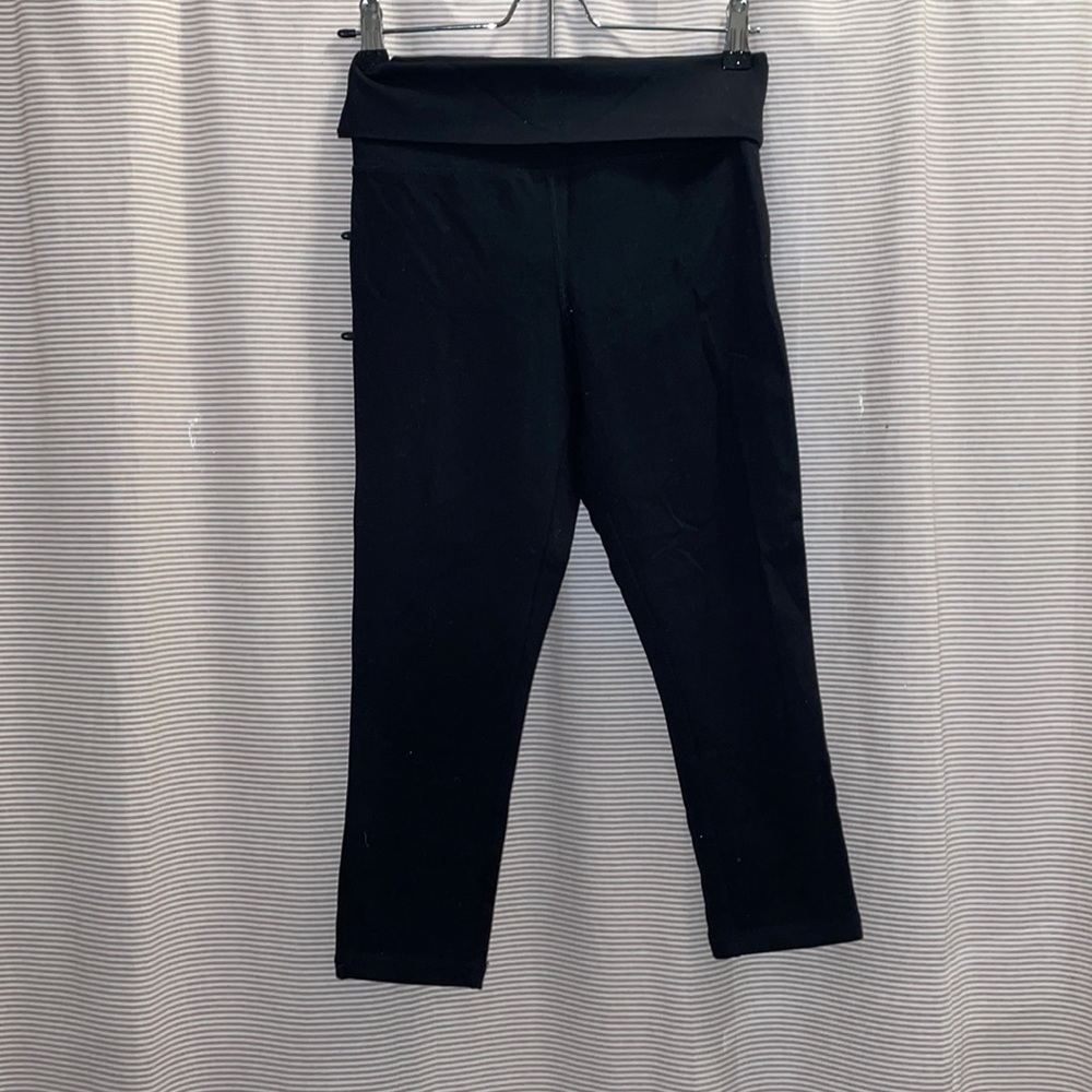 🎉 3 items for $20! Forever 21 3/4 Cotton Stretch Black Athletic Leggings